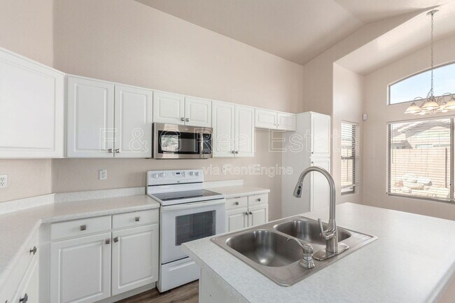 Building Photo - 15820 W Monroe St