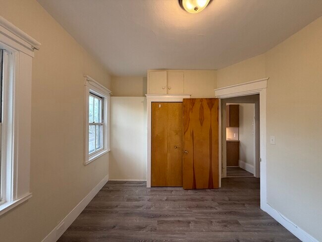 Building Photo - 84 Pearl St