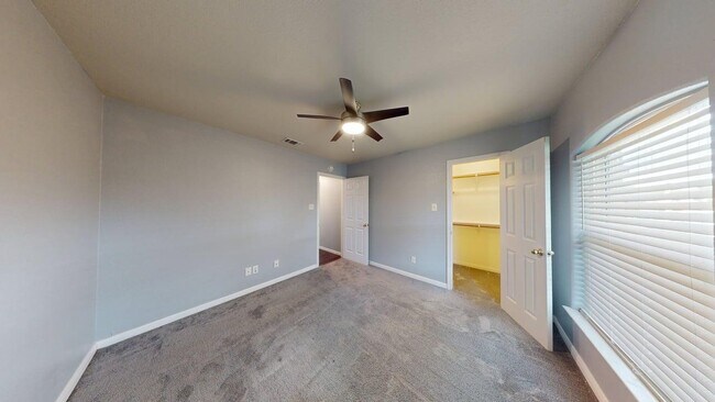Building Photo - 106 Cedar Ridge Dr