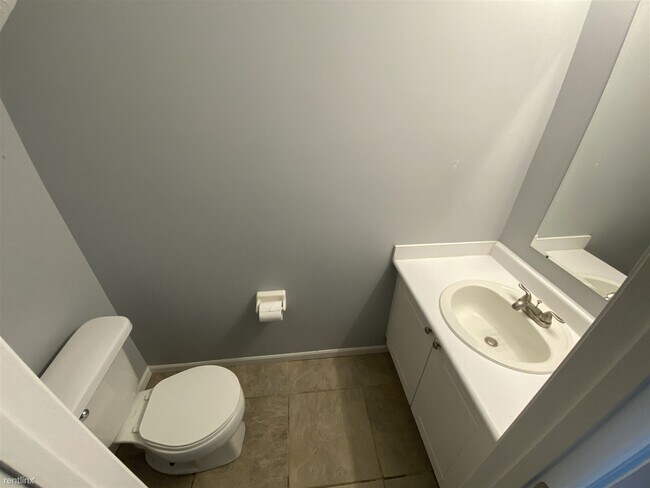 Building Photo - 2 br, 1.5 bath Condo - 4683 Cadmus Drive