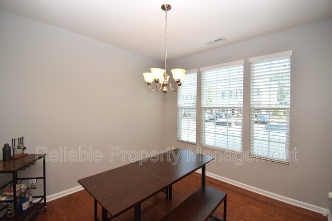 Building Photo - 830 Cupola Dr
