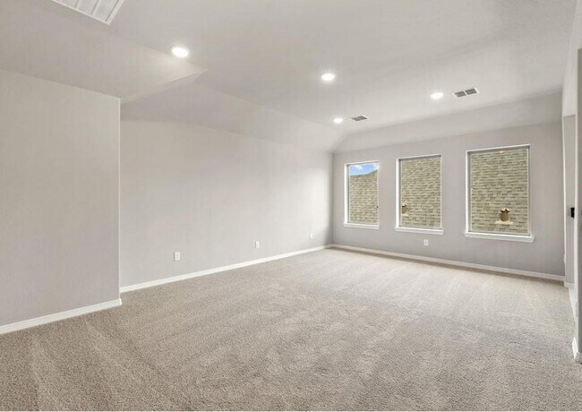 Building Photo - 29618 Blooming Grv