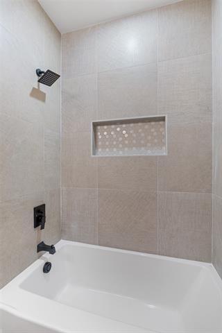 Building Photo - 5702 Barkridge Dr