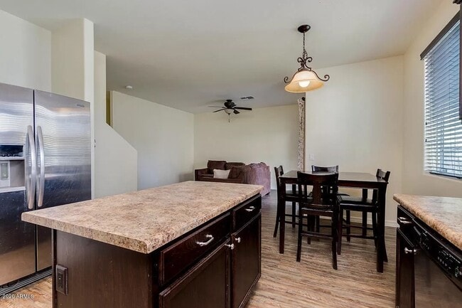 Building Photo - 7423 S 27th Way