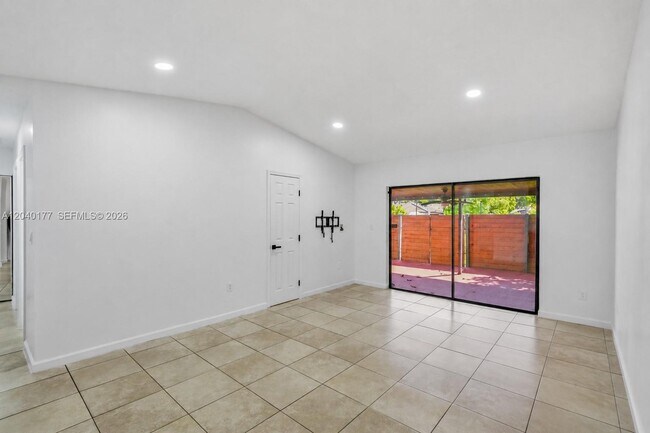 Building Photo - 5113 SW 138th Ave Cir