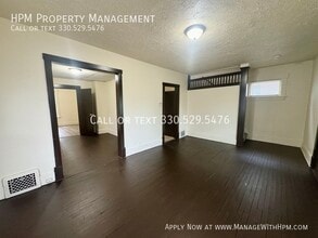 Building Photo - 1937 Maple Ave NE