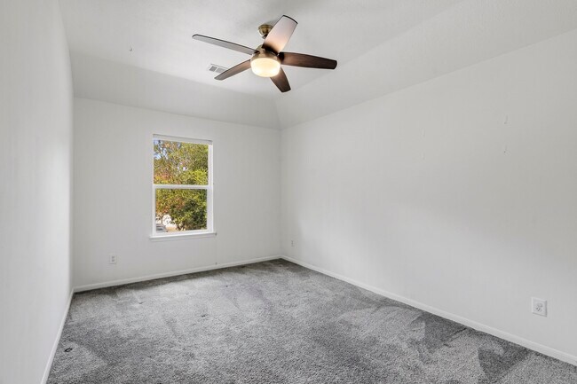 Building Photo - 2123 Mossy Trail Dr