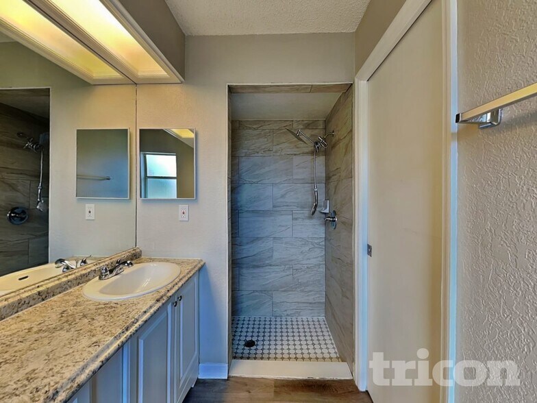 Building Photo - 4424 Ohara St