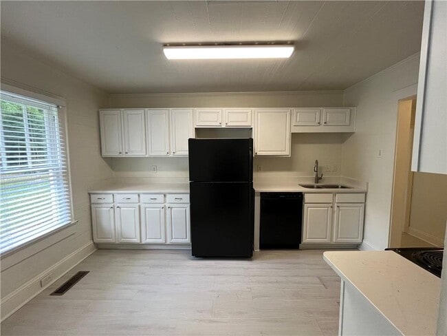 Building Photo - 1603 Tallulah St NW