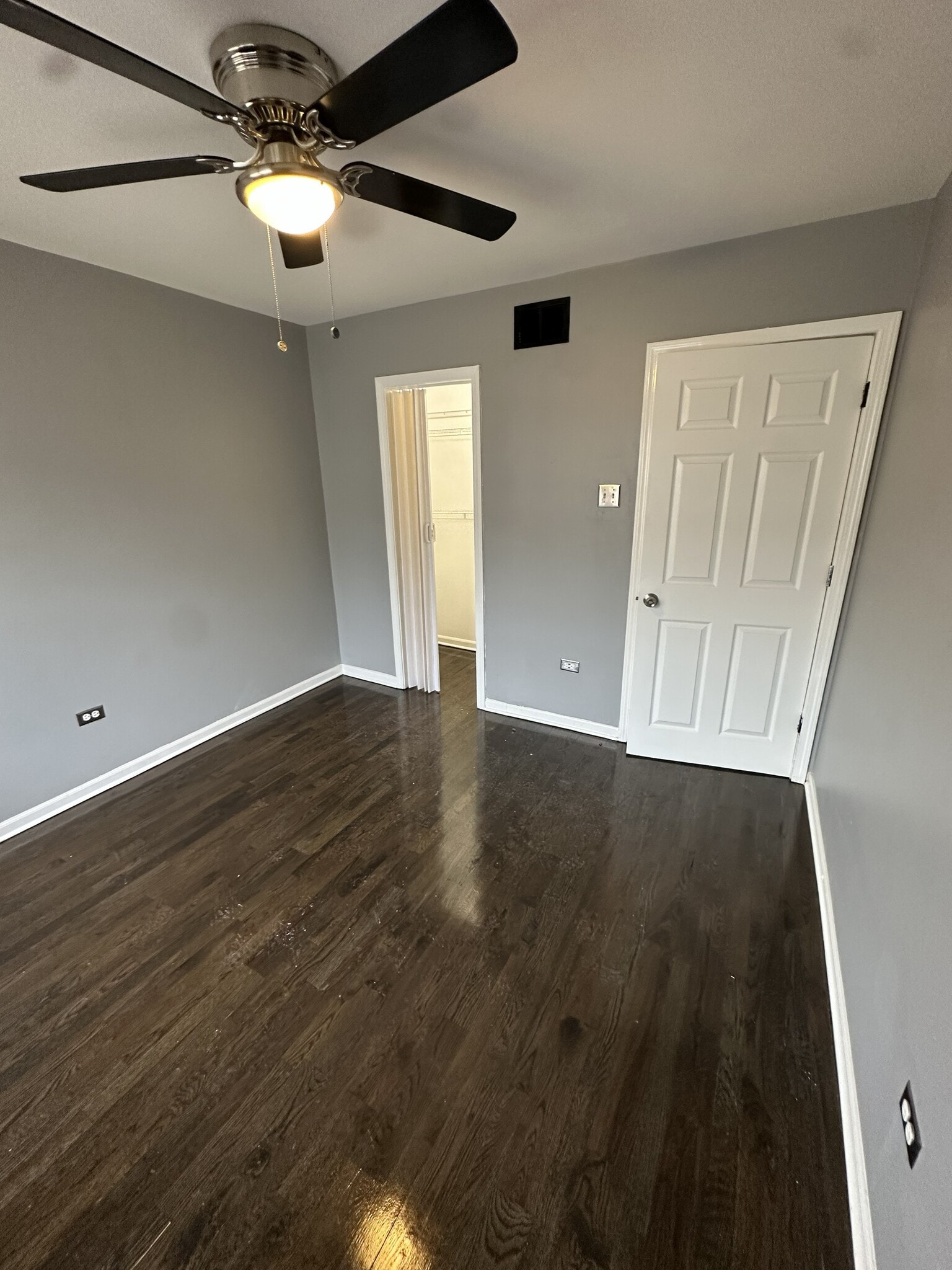 Building Photo - 10450 S Maryland Ave