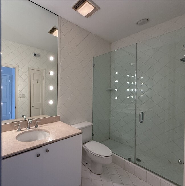 Building Photo - 2813 Saint St