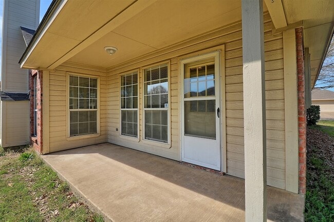 Building Photo - 416 Mara Ln
