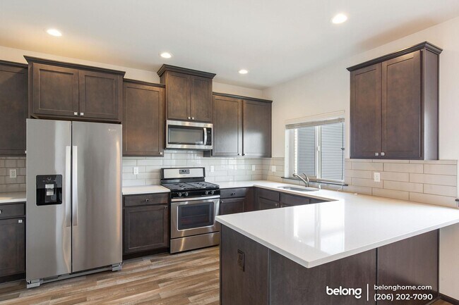 Building Photo - 12010 27th Ct S
