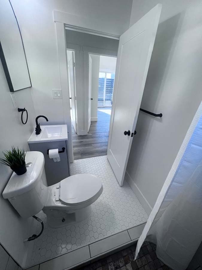 Building Photo - 720 37th St