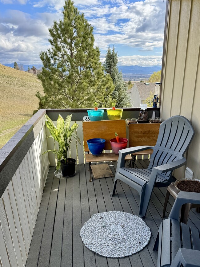 Building Photo - 2214 Alpine Dr