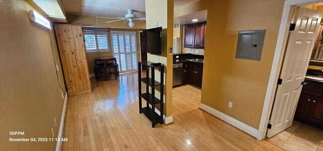 Building Photo - UTC - LA JOLLA - The Venetian - Nice STUDI...