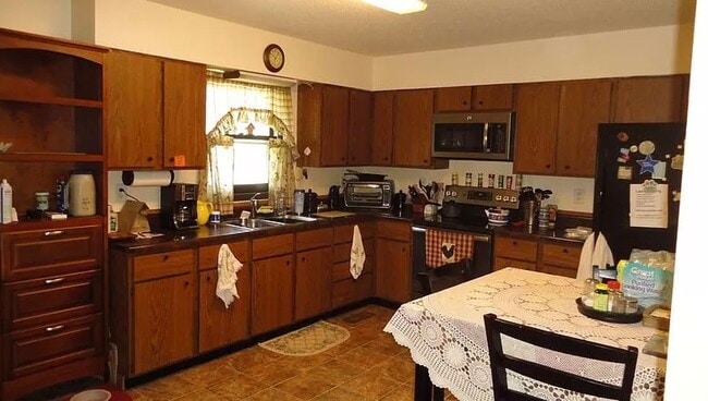 Building Photo - 1641 Minuteman Dr