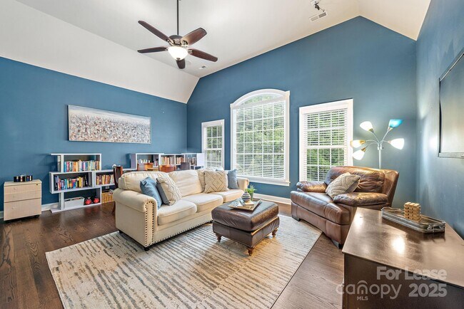 Building Photo - 1212 Toteros Dr