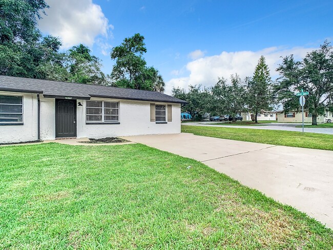 Building Photo - 1525 Swordbill Dr