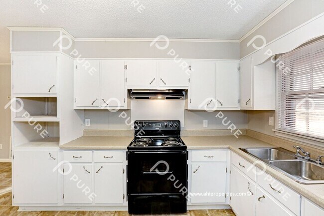 Building Photo - 107 Scotland Dr