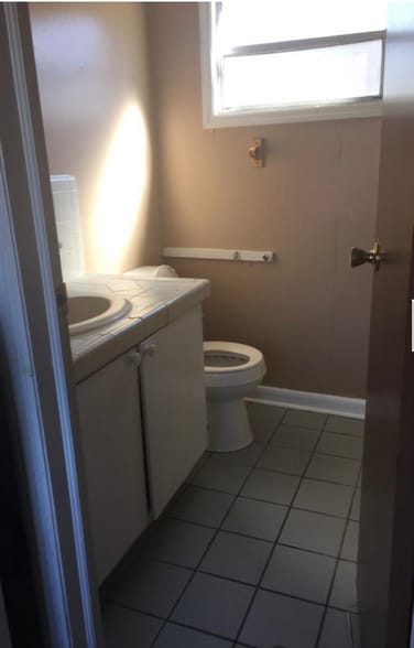 Building Photo - 2413 Plantation Rd