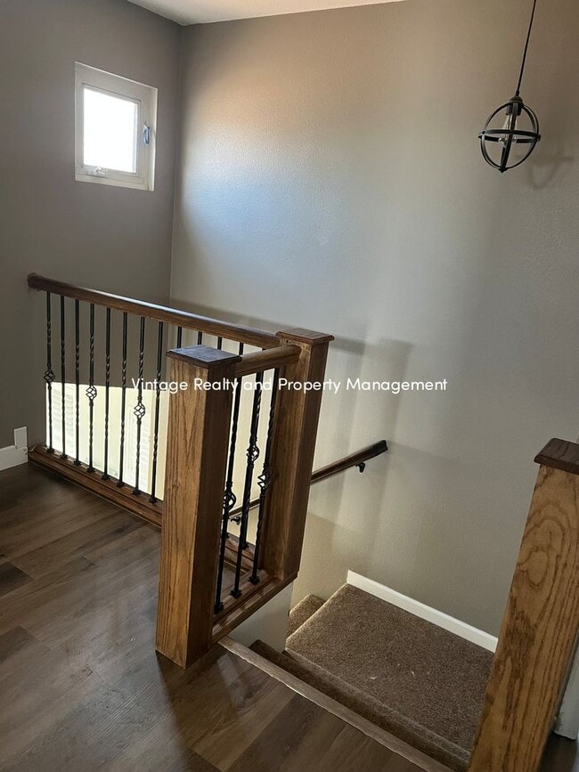 Building Photo - Ready To Go Top Of The Line 4 Bedroom Two Story Home!!!