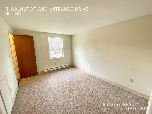 Building Photo - 320 N Walnut St