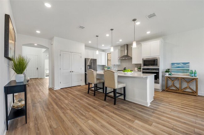 Building Photo - 6605 Apache Plum Ln