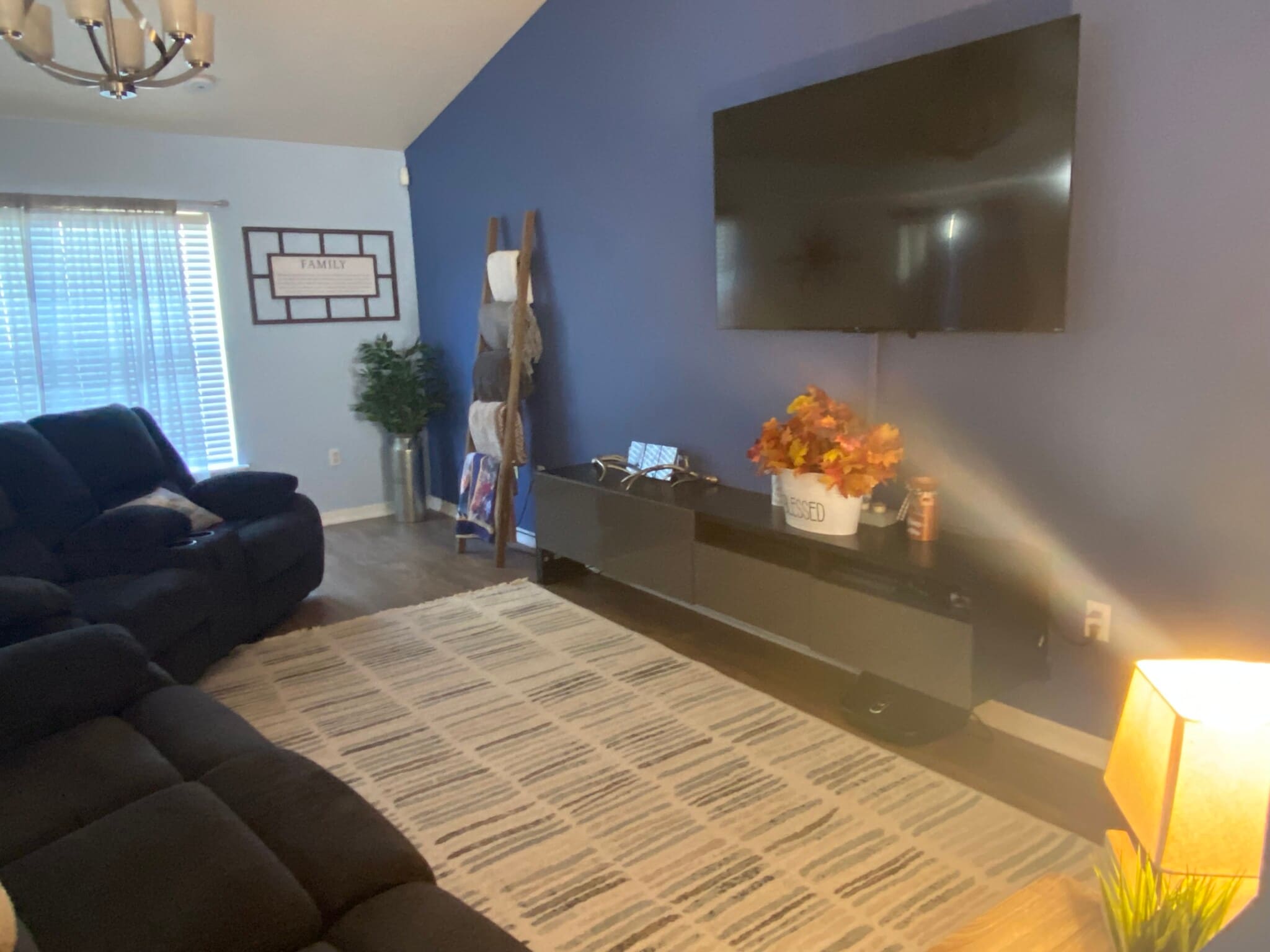 Building Photo - 4600 Tarrega St