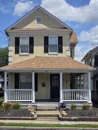 Building Photo - 411 Bennett St