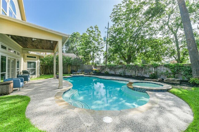 Building Photo - 1718 Raven Oak Ct