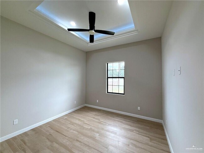 Building Photo - 33 Baylor Ave