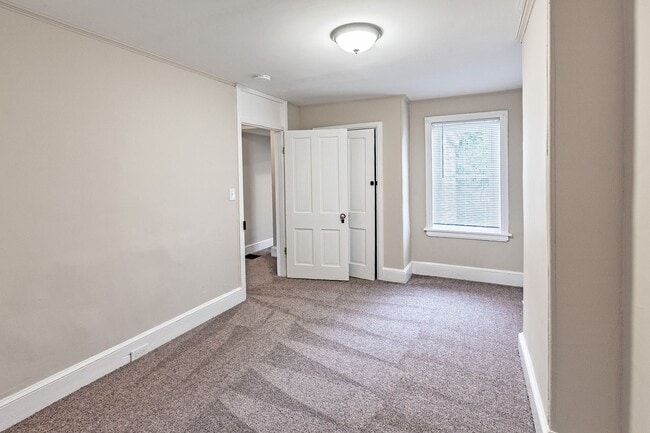Building Photo - 3 bedroom, 1 bath, newly renovated home in Little Italy