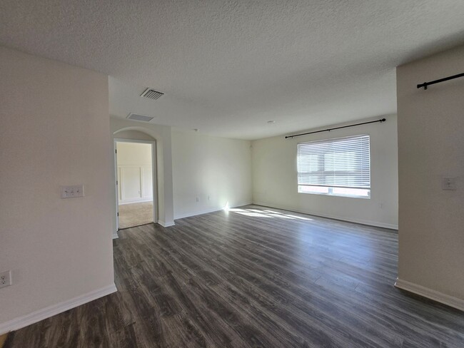 Building Photo - 4  bedroom 2 bath Home for Rent  in the He...