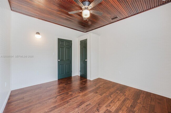 Building Photo - 3826 Oak Ave