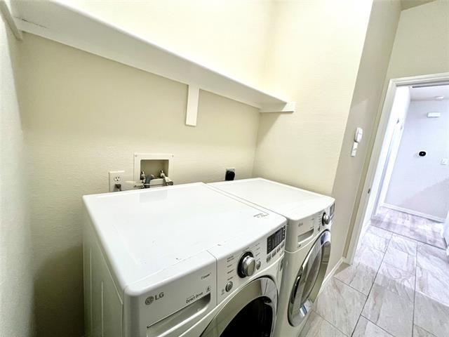 Building Photo - 3301 Bluegrass Dr