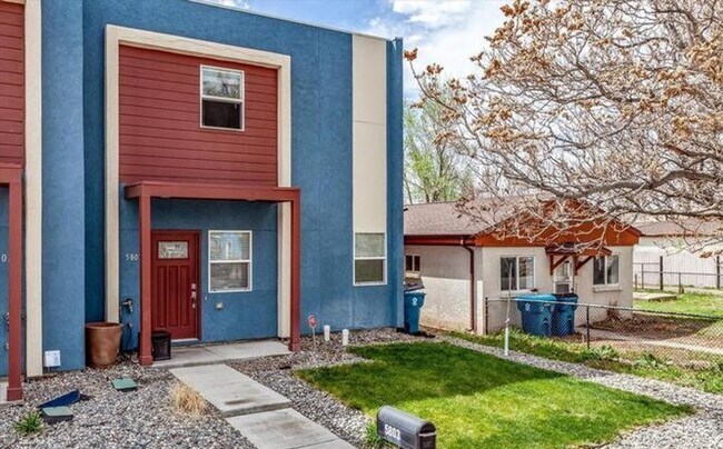 Building Photo - 3BD, 2.5BA Half-Duplex for Lease in Commerce City with 2-Car Garage