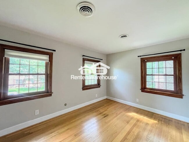 Building Photo - 2925 Duke of York Dr