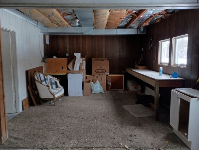 Building Photo - Private 2 bed 1.5 bath home in Spring Lake