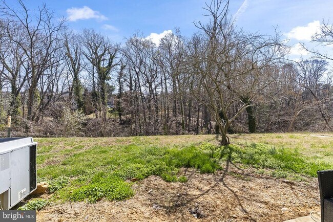 Building Photo - 8730 Grasmere Ct