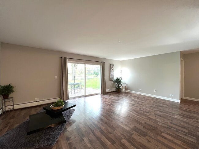 Building Photo - 703 Falcon Dr