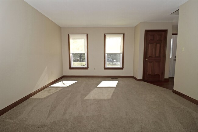 Building Photo - 632 Frogtown Rd