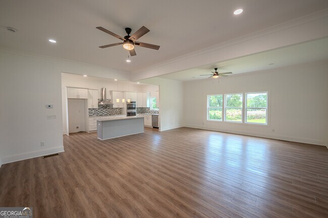 Building Photo - 1993 Reynolds Dr SW