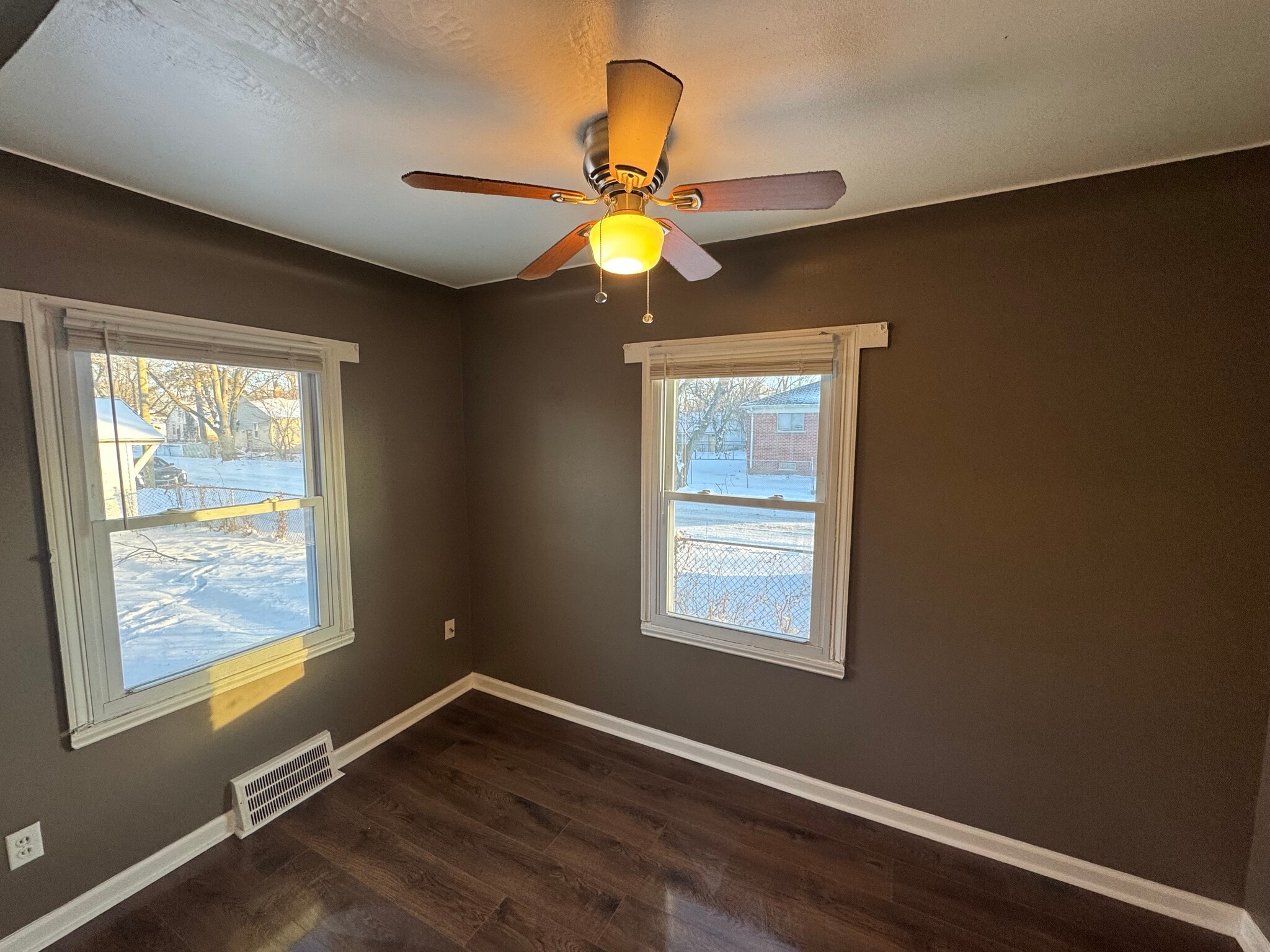 Building Photo - 9200 Evergreen Ave