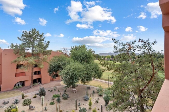Building Photo - 4303 E Cactus Rd
