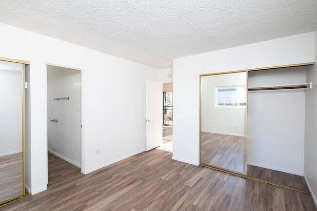 Building Photo - 4268 Valeta St