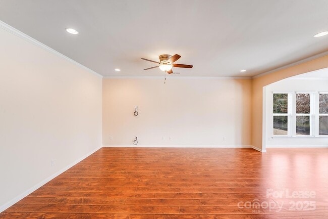 Building Photo - 7012 Kitty Hawk Ln