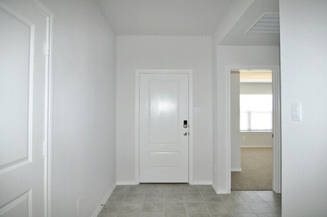 Building Photo - AVAILABLE NOW - VIEW NOW - Newer Construction 4 Bedroom Home in North Fort Worth – EMS-ISD