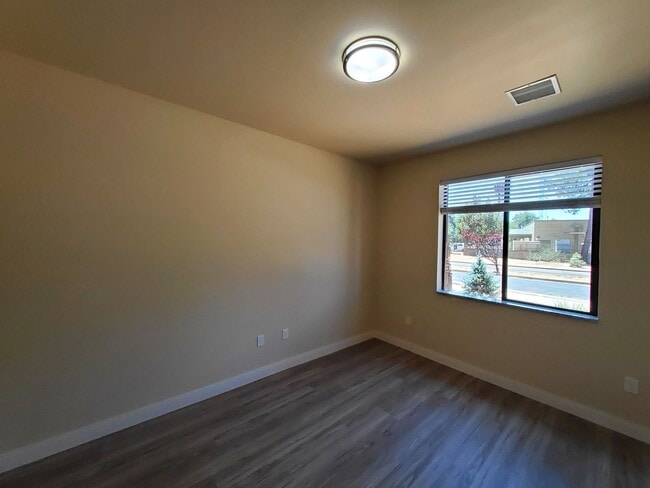 Building Photo - Bison Cove Unit A6