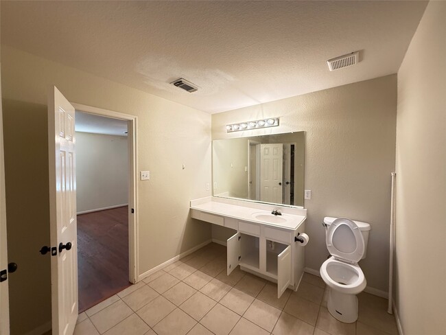 Building Photo - 10210 Cades Creek Ct